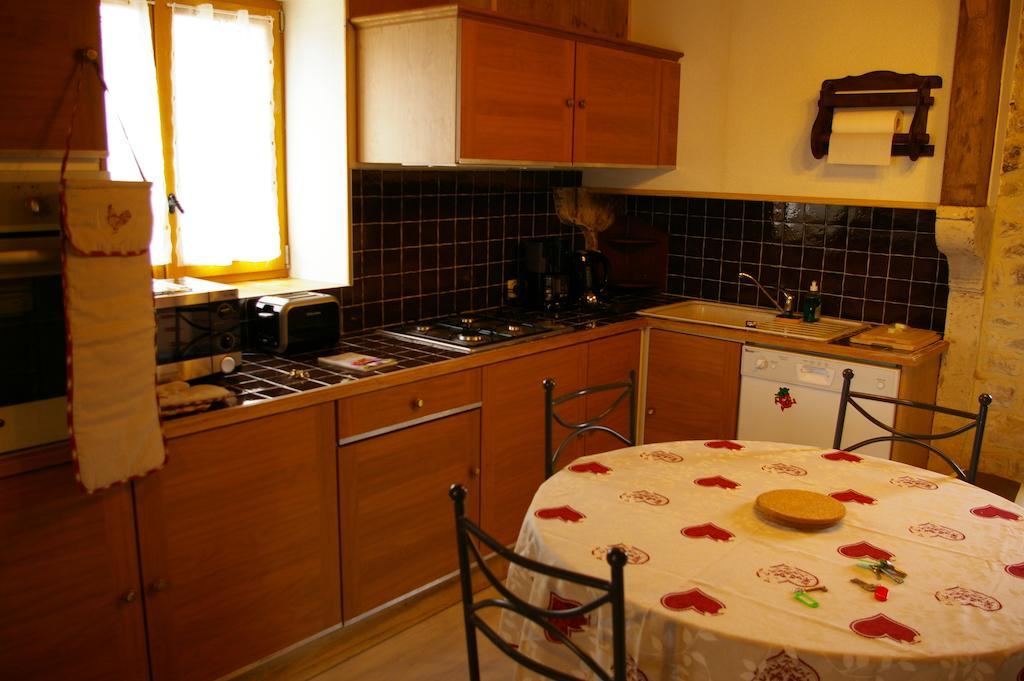 Gite Au Chalet Laferté-sur-Aube Δωμάτιο φωτογραφία