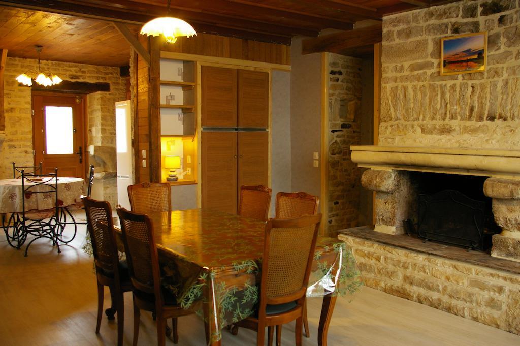 Gite Au Chalet Laferté-sur-Aube Δωμάτιο φωτογραφία